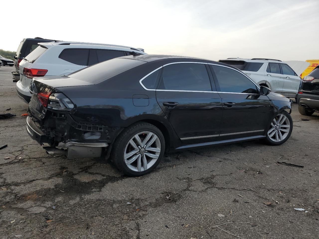 2017 Volkswagen Passat Sel Premium - Фото 3