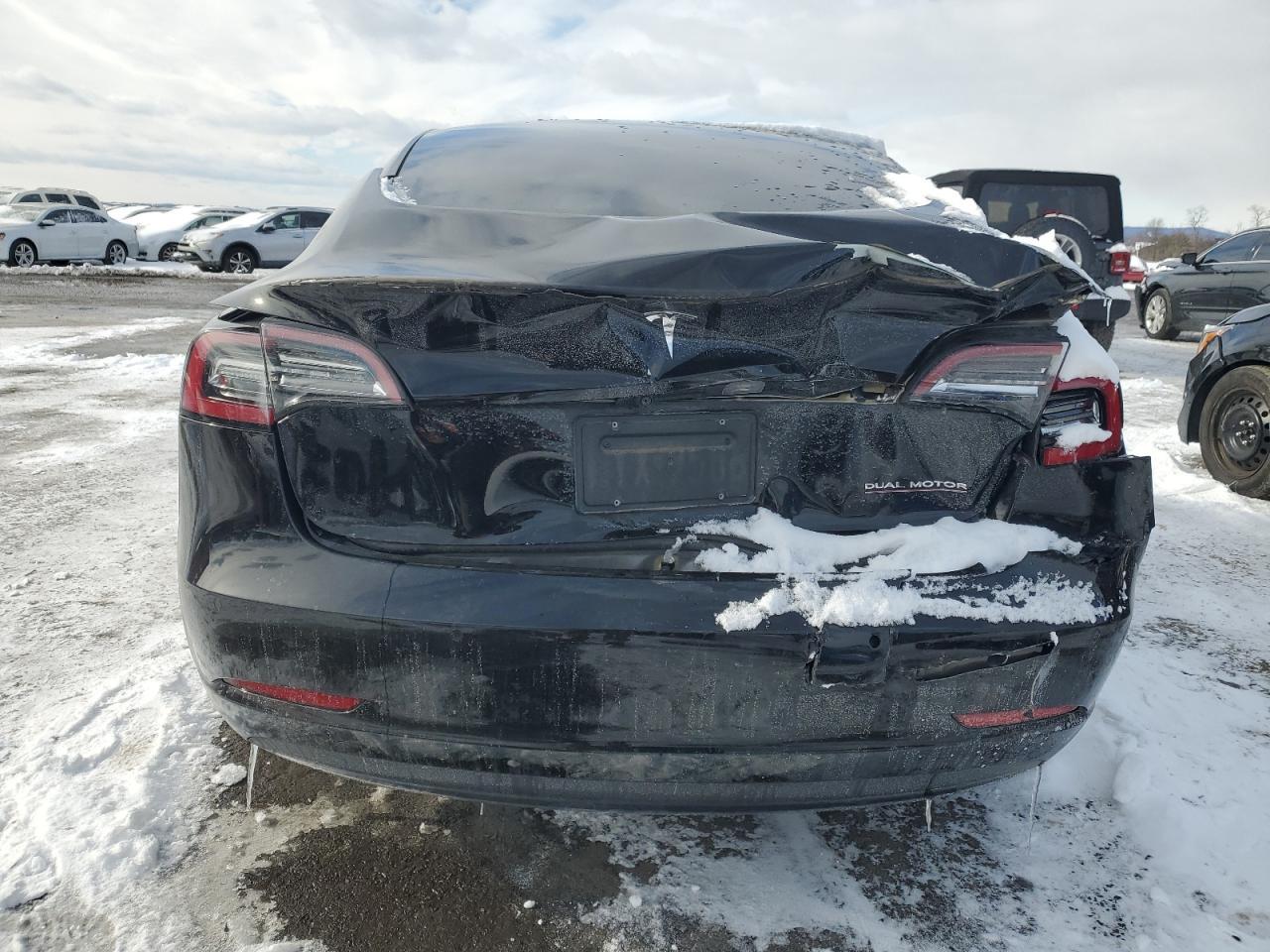 2022 Tesla Model 3 - Фото 6