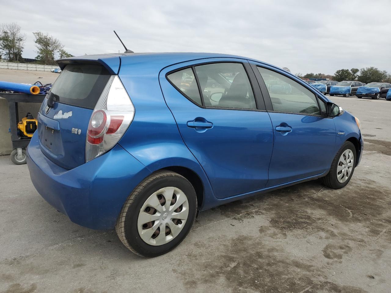 2013 Toyota Prius C - Фото 3