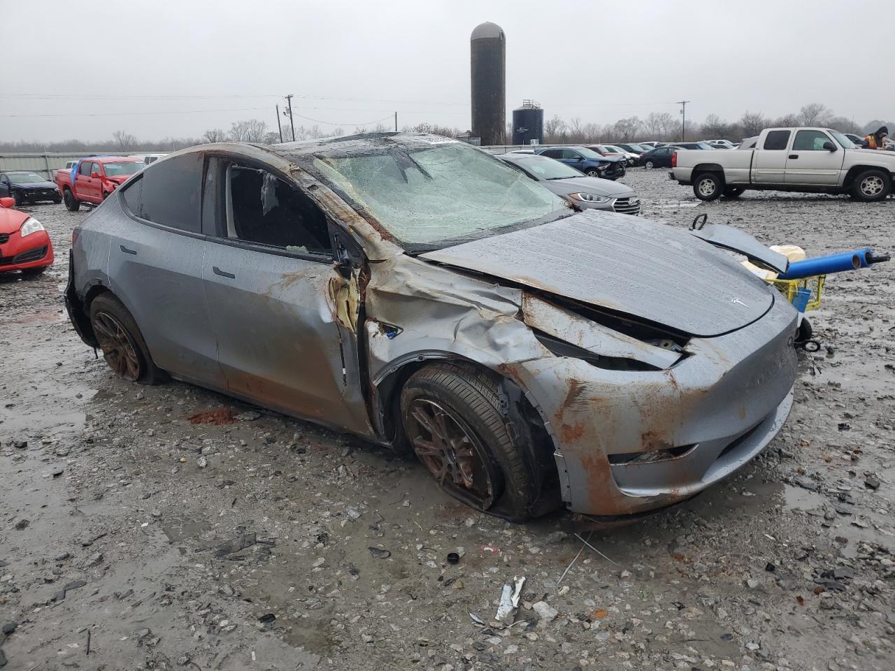 2025 Tesla Model Y - Image 4