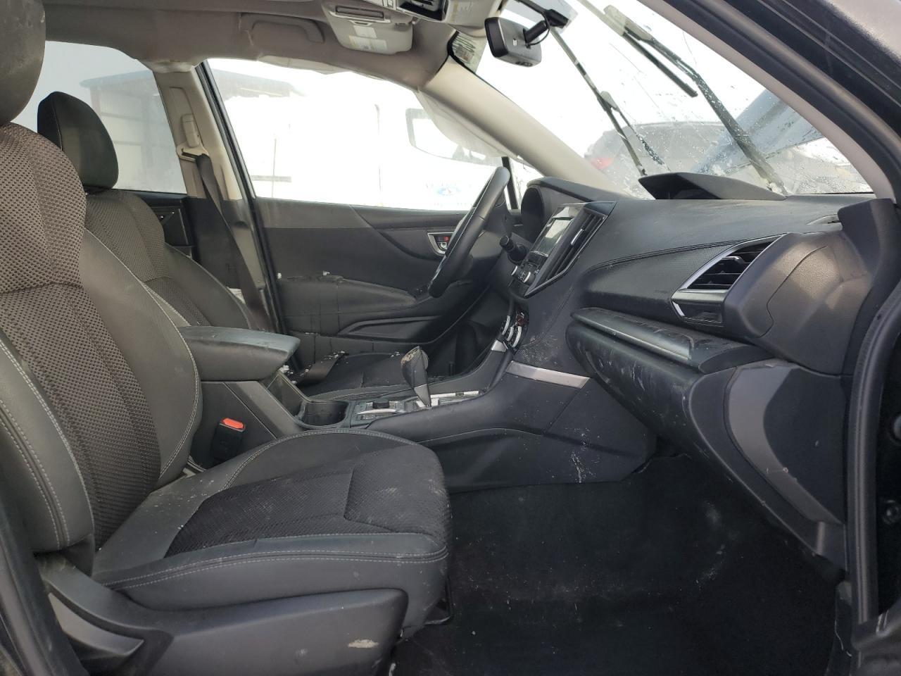 2020 Subaru Forester Premium - Image 7