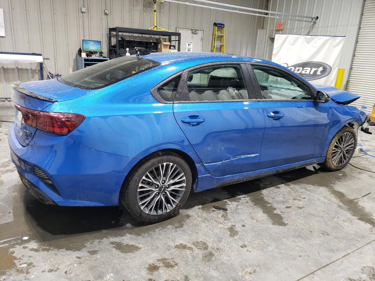 2023 Kia Forte Gt Line - Image 3