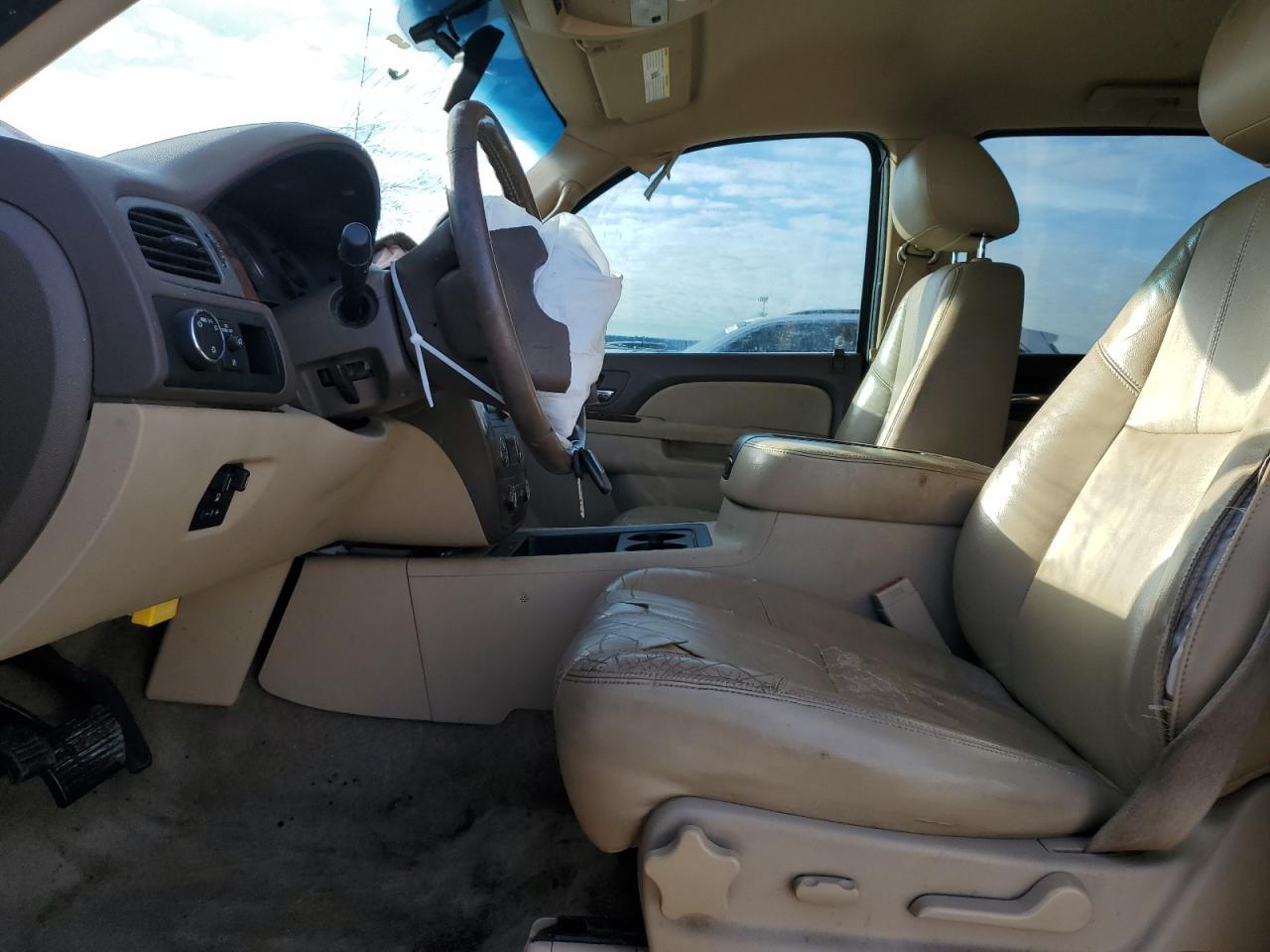 2011 Chev Avalanche - Image 7