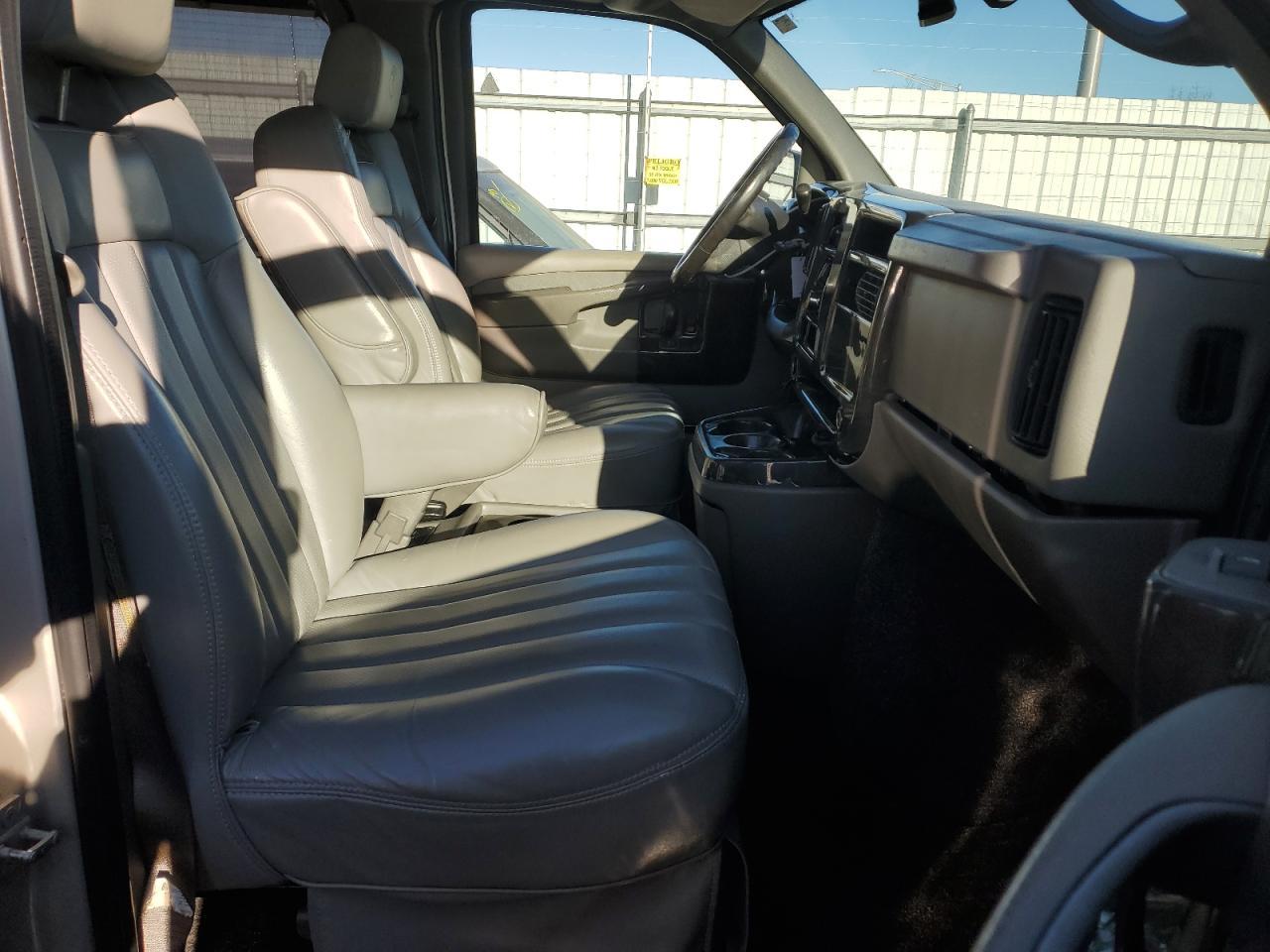 2005 GMC Savana Rv G1500 - Image 5