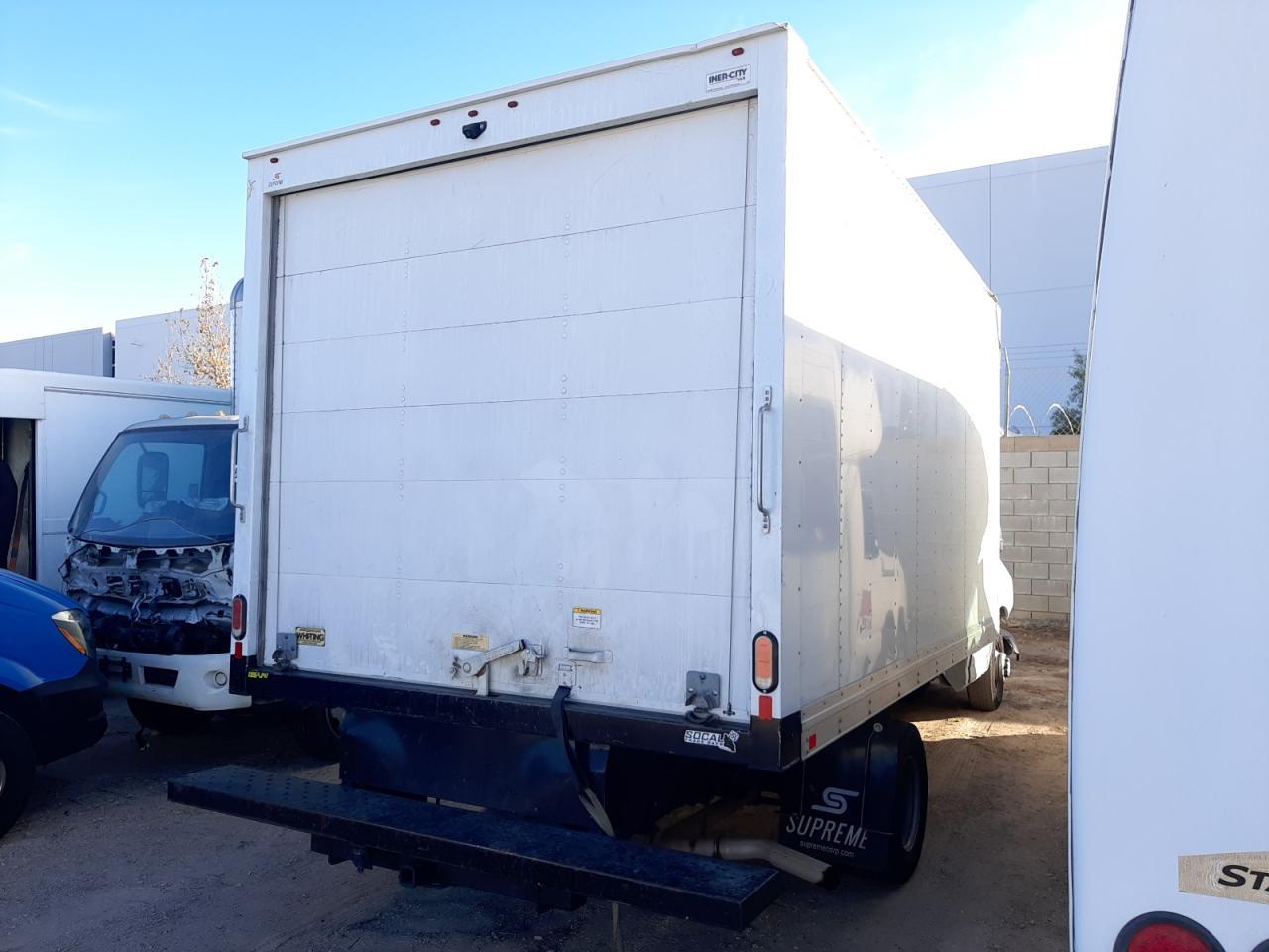 2019 Chevrolet Express G4500 - Фото 3