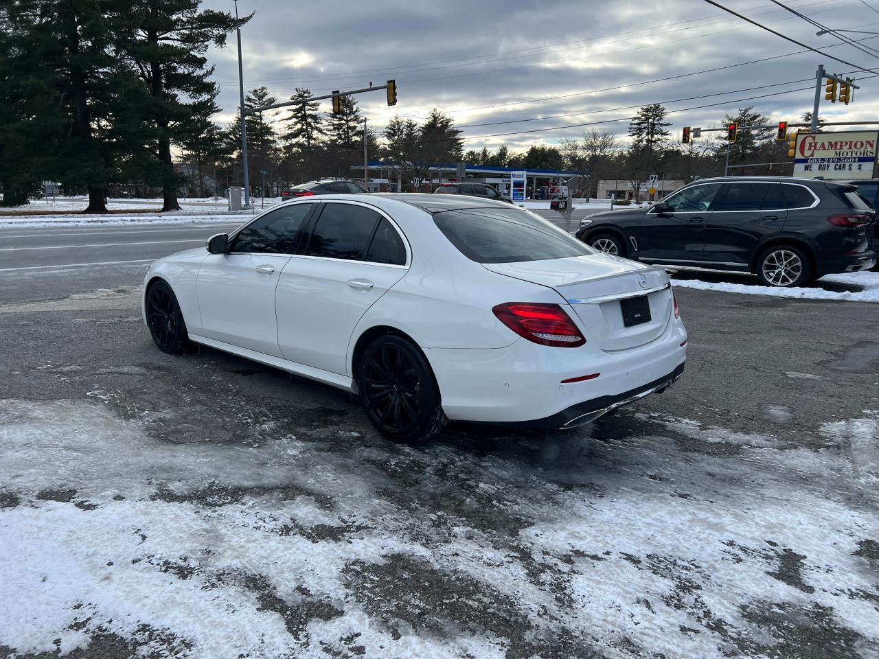 2018 Mercedes-Benz E 300 4Matic - Фото 3