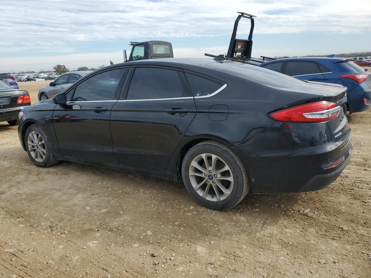 2020 Ford Fusion Se - Фото 2