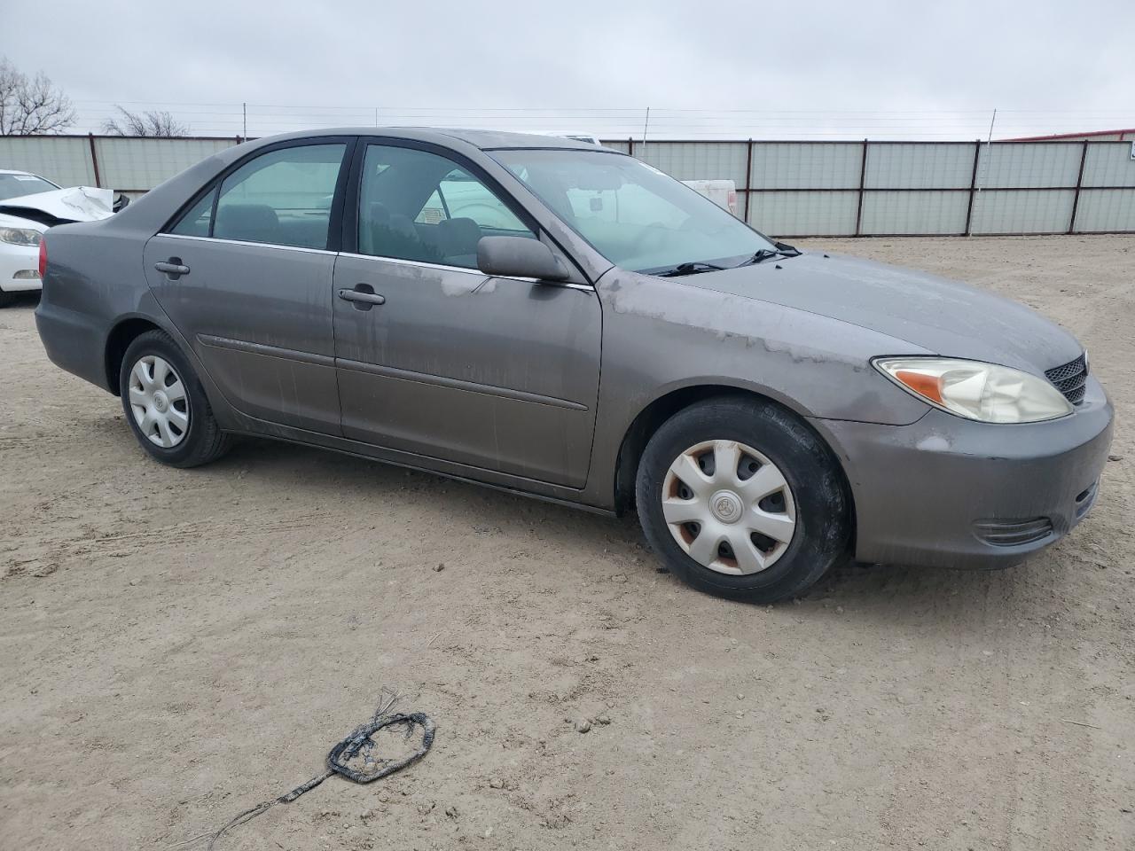 2002 Toyota Camry Le - Фото 4