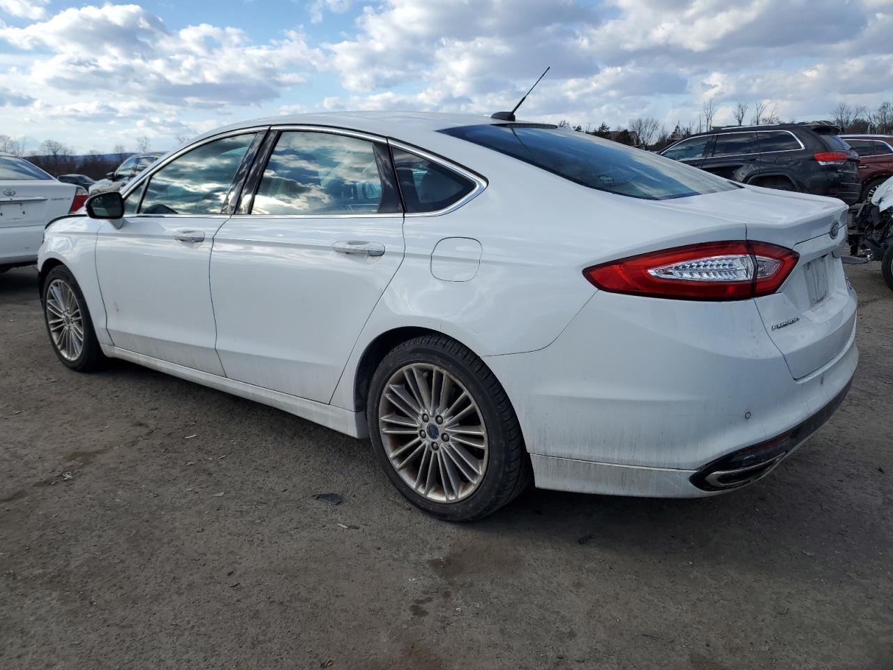 2014 Ford Fusion Se - Фото 2