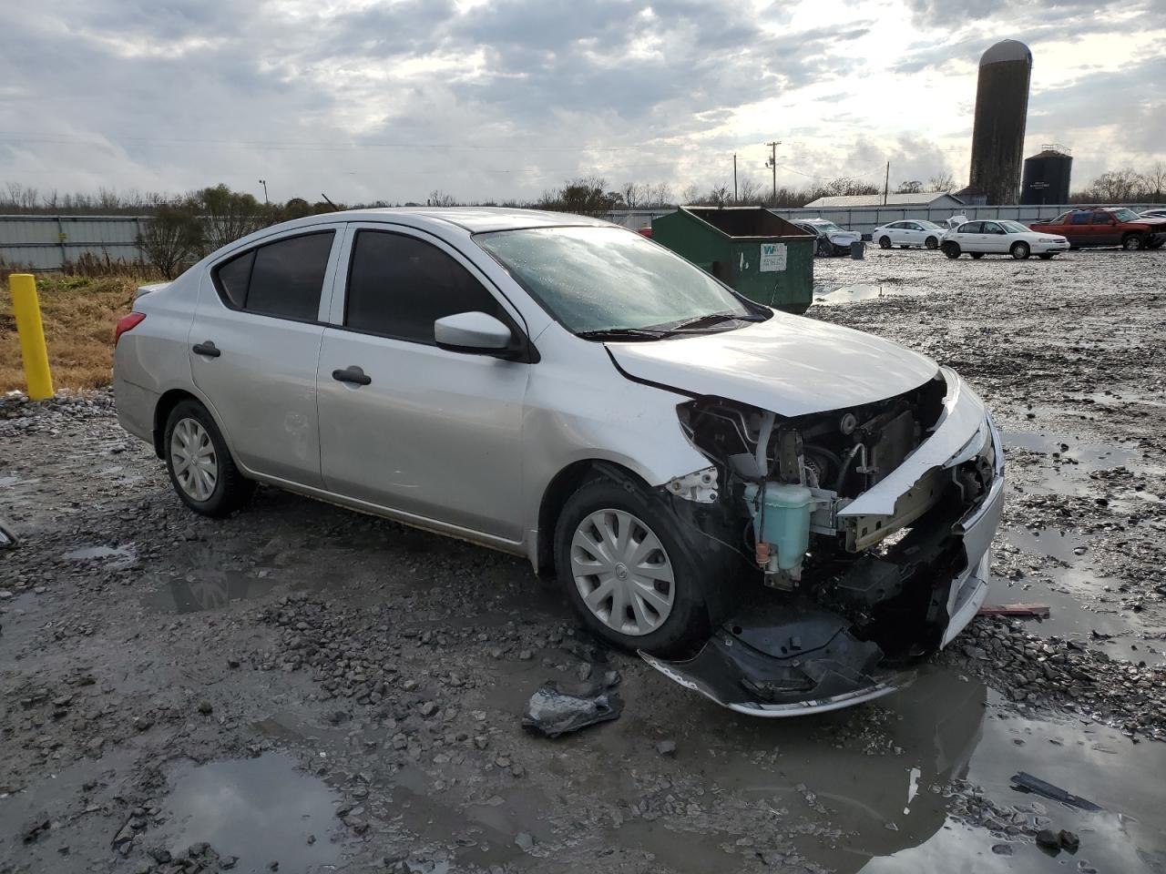 2018 Nissan Versa S - Фото 4