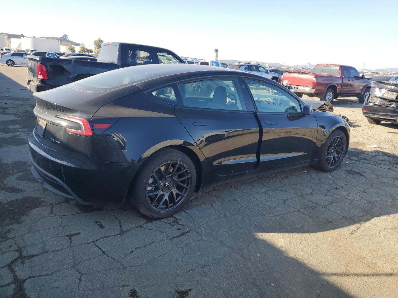 2024 Tesla Model 3 - Image 3