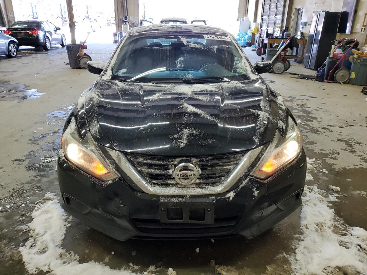 2016 Nissan Altima 2.5 - Image 5
