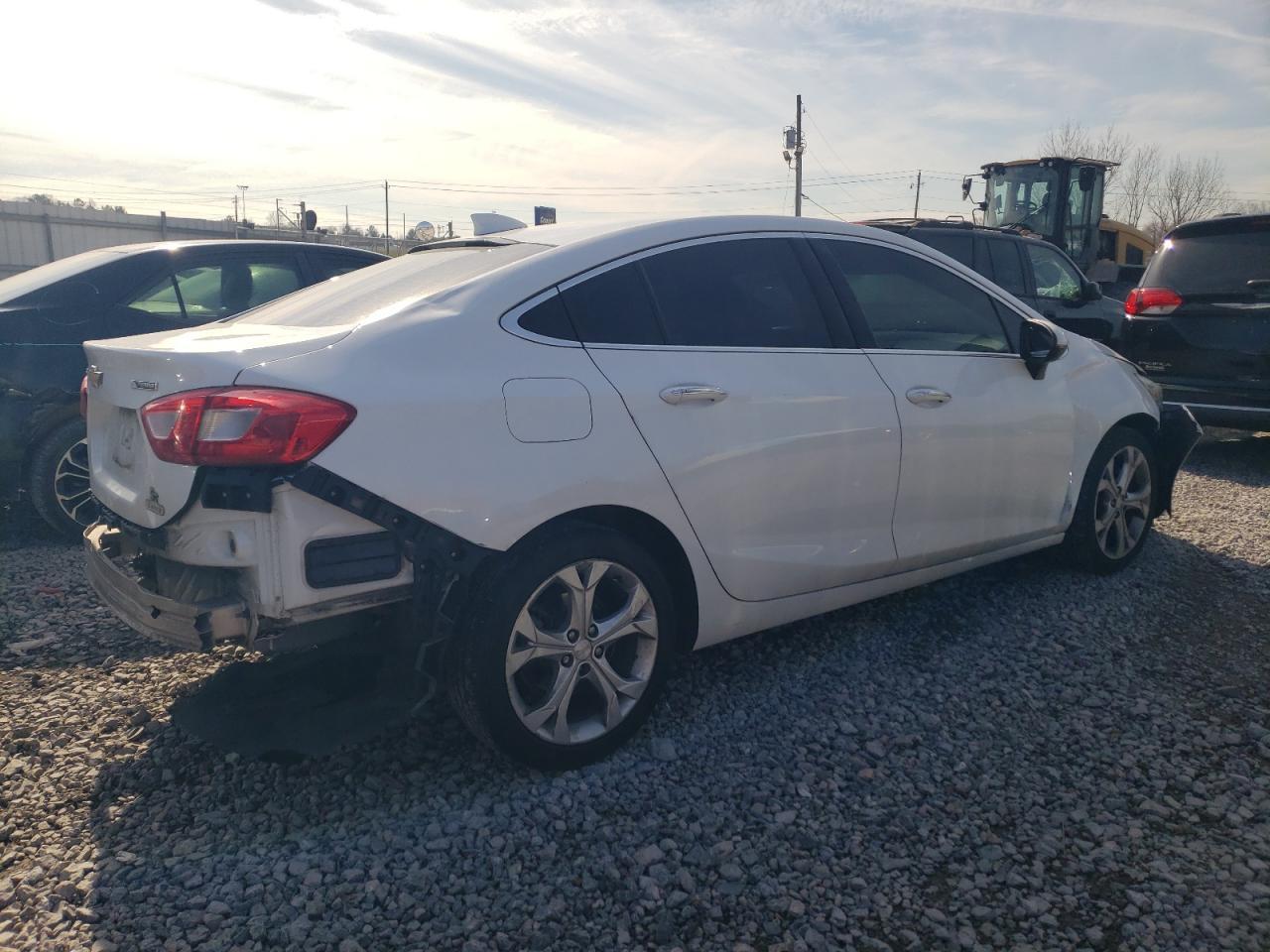 2016 Chevrolet Cruze Premier - Фото 3