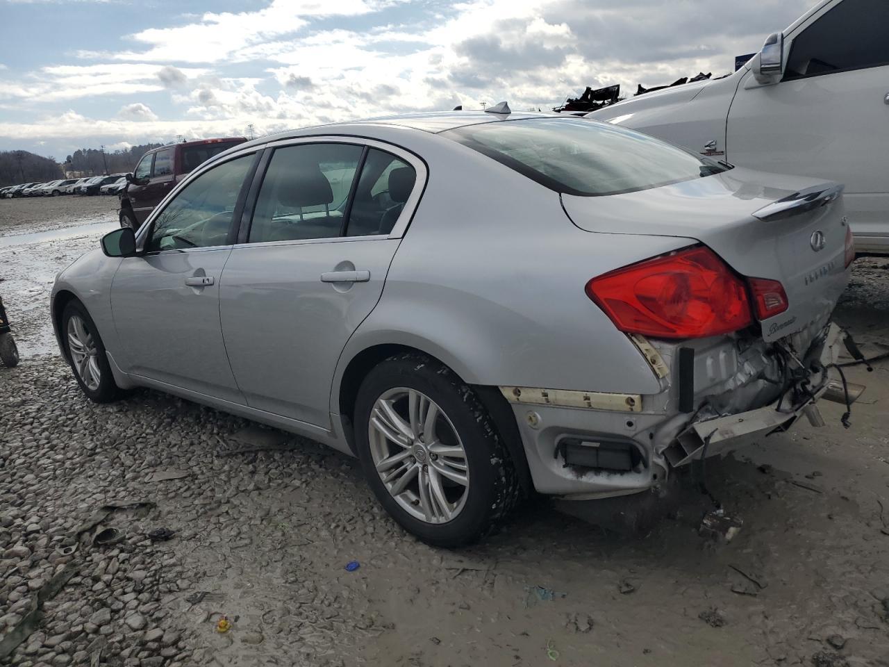 2011 Infiniti G37 - Фото 2