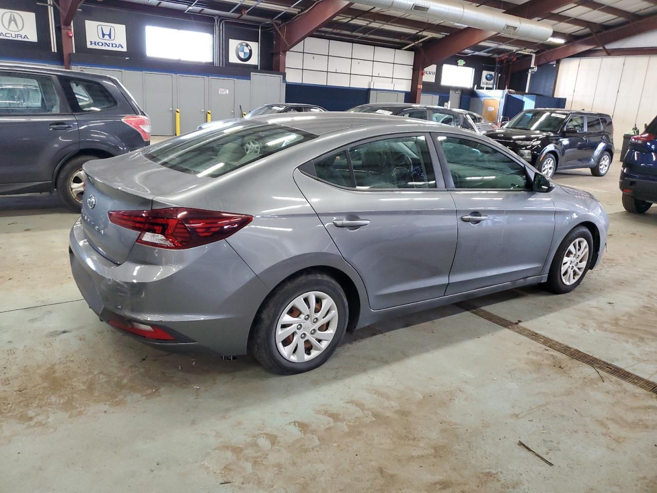 2019 Hyundai Elantra Se - Фото 3
