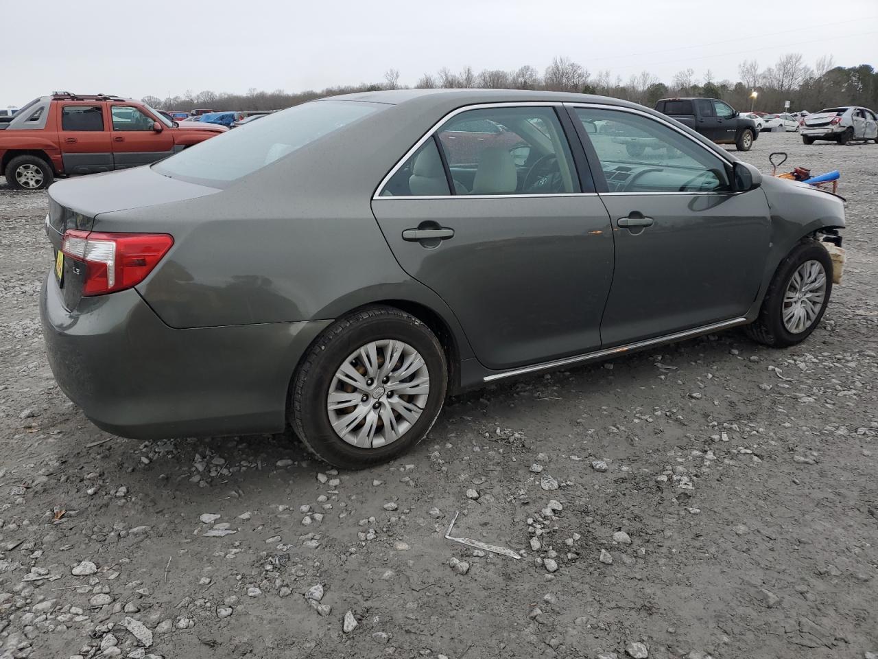2012 Toyota Camry Base - Фото 3