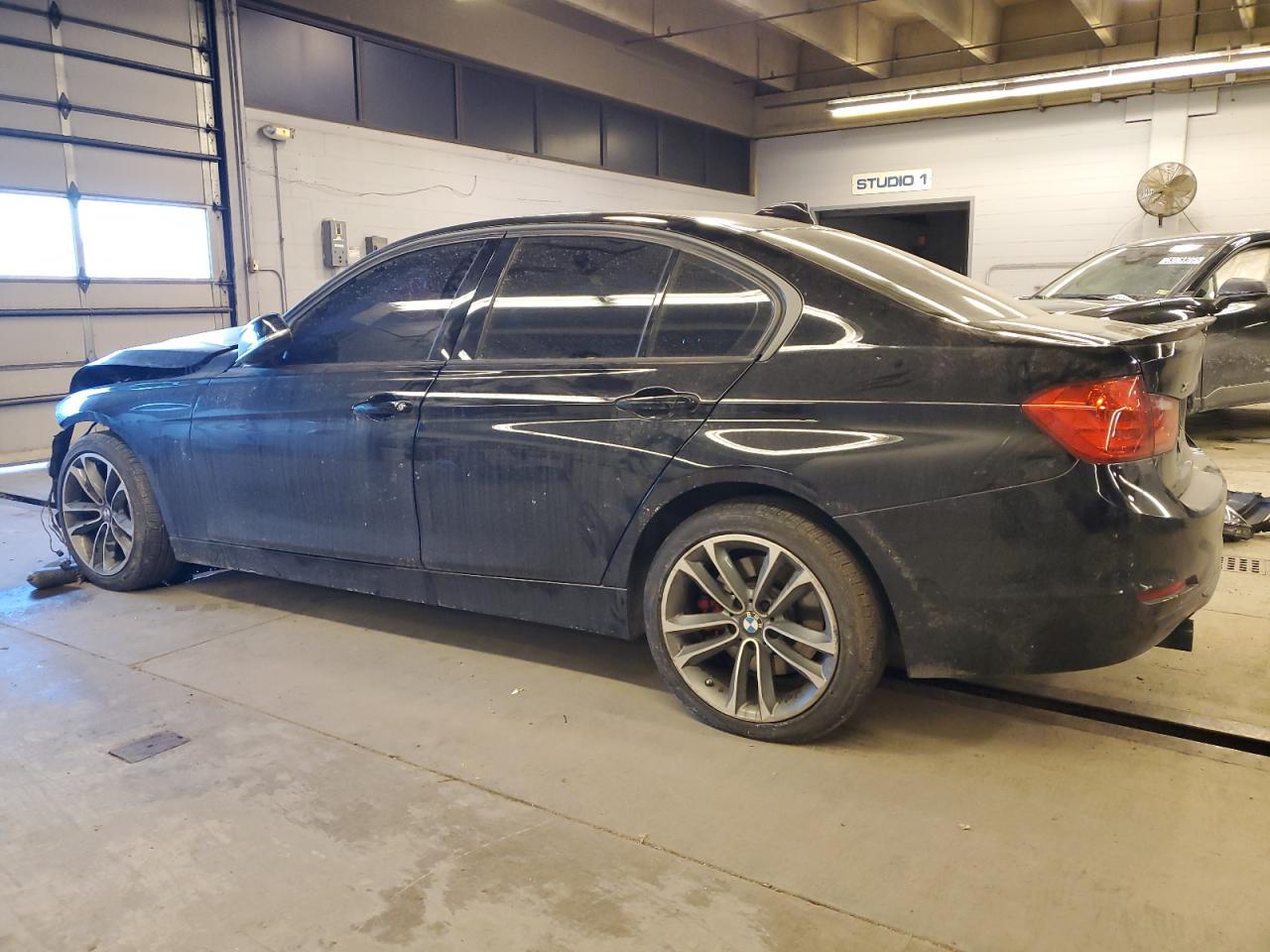 2014 BMW 335 Xi - Фото 2