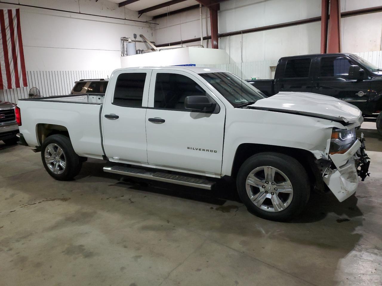 2017 Chevrolet Silverado C1500 Custom - Image 4