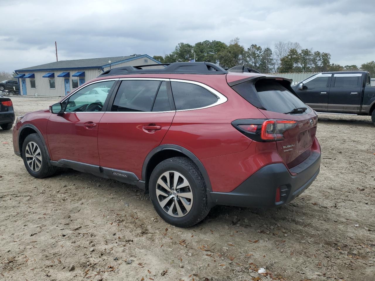 2020 Subaru Outback Premium - Image 2