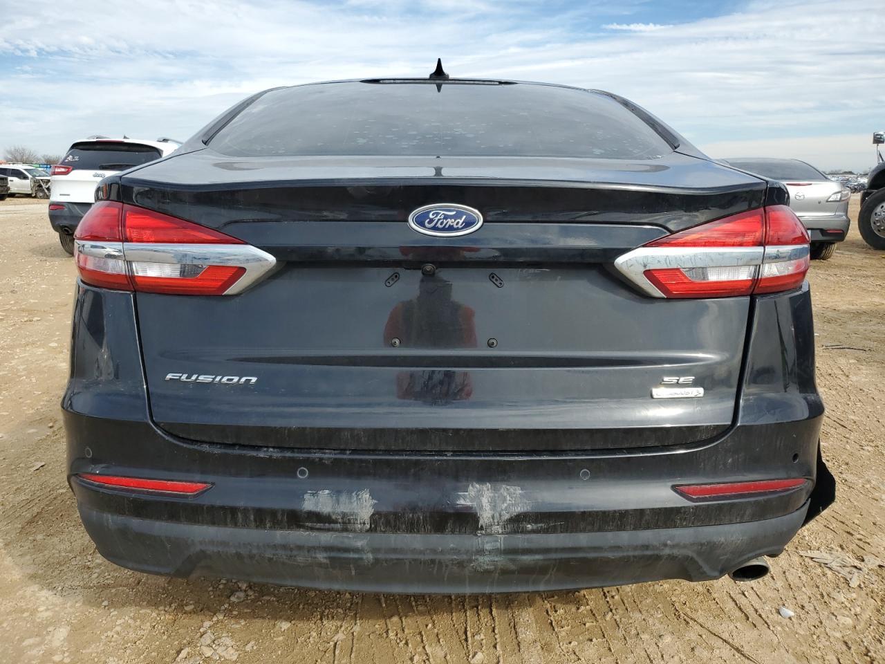 2020 Ford Fusion Se - Фото 6
