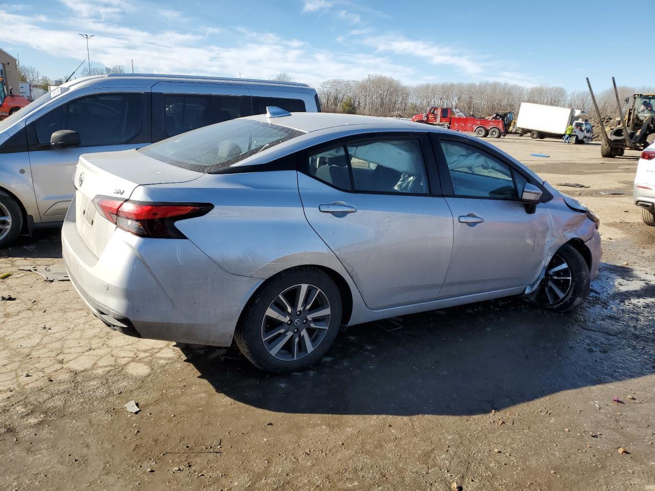 2021 Nissan Versa Sv - Фото 3