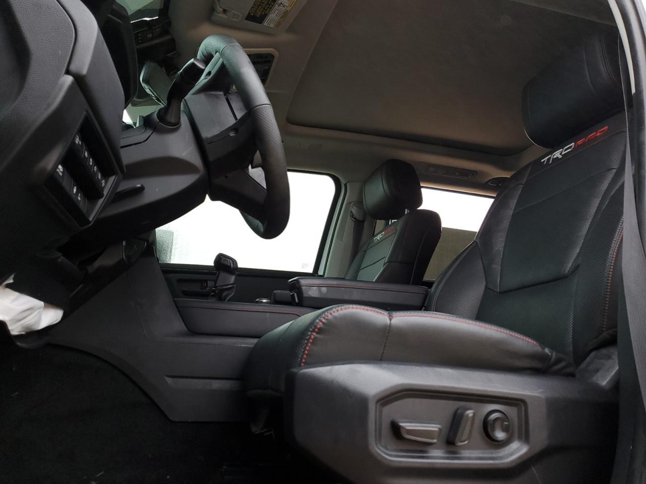 2023 Toyota Sequoia Sr5 - Image 7