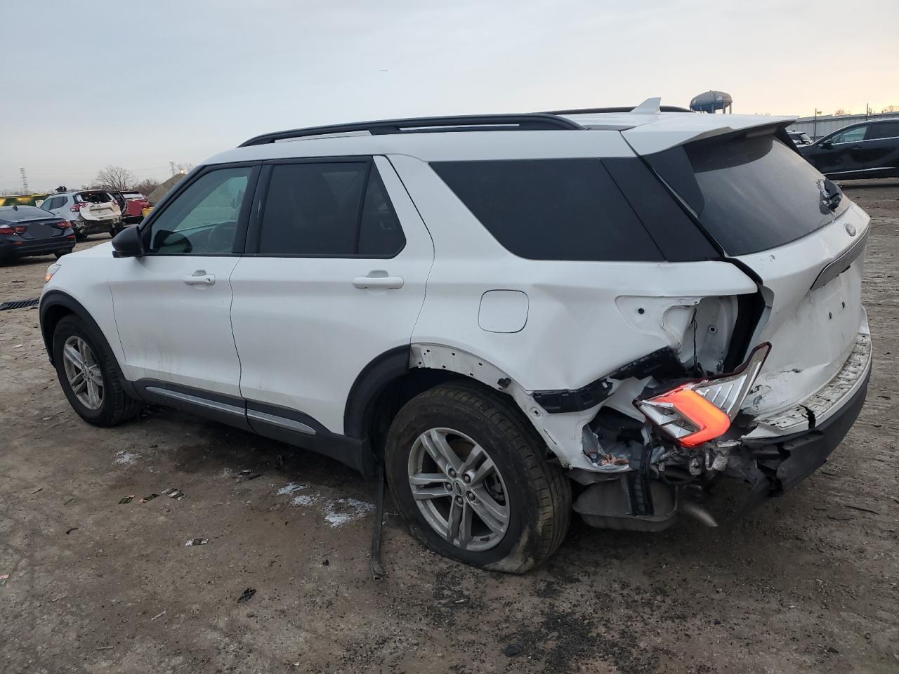 2020 Ford Explorer Xlt - Фото 2