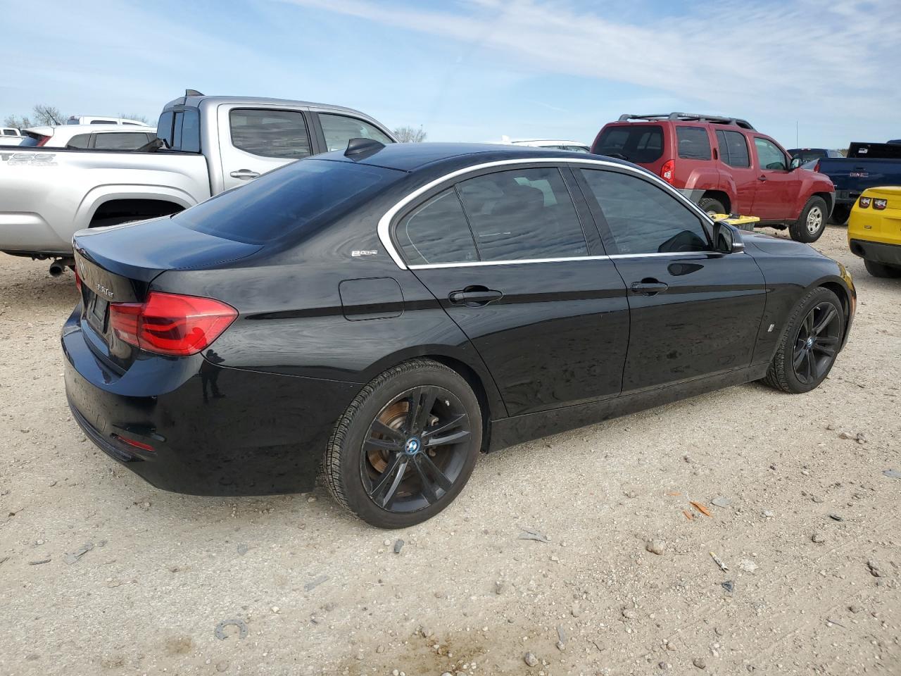 2018 BMW 330E - Фото 3