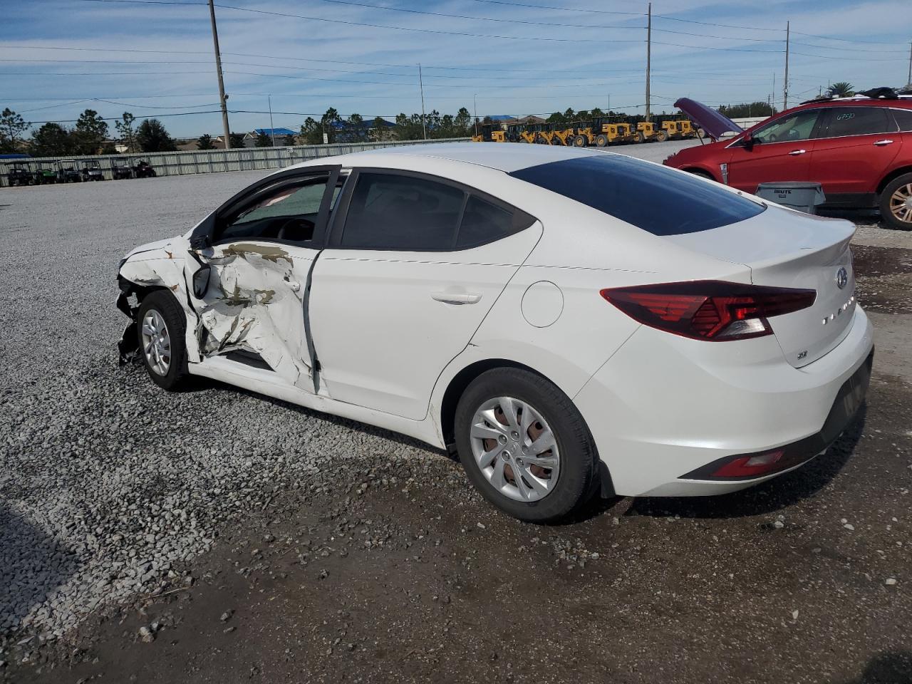 2020 Hyundai Elantra Se - Image 2