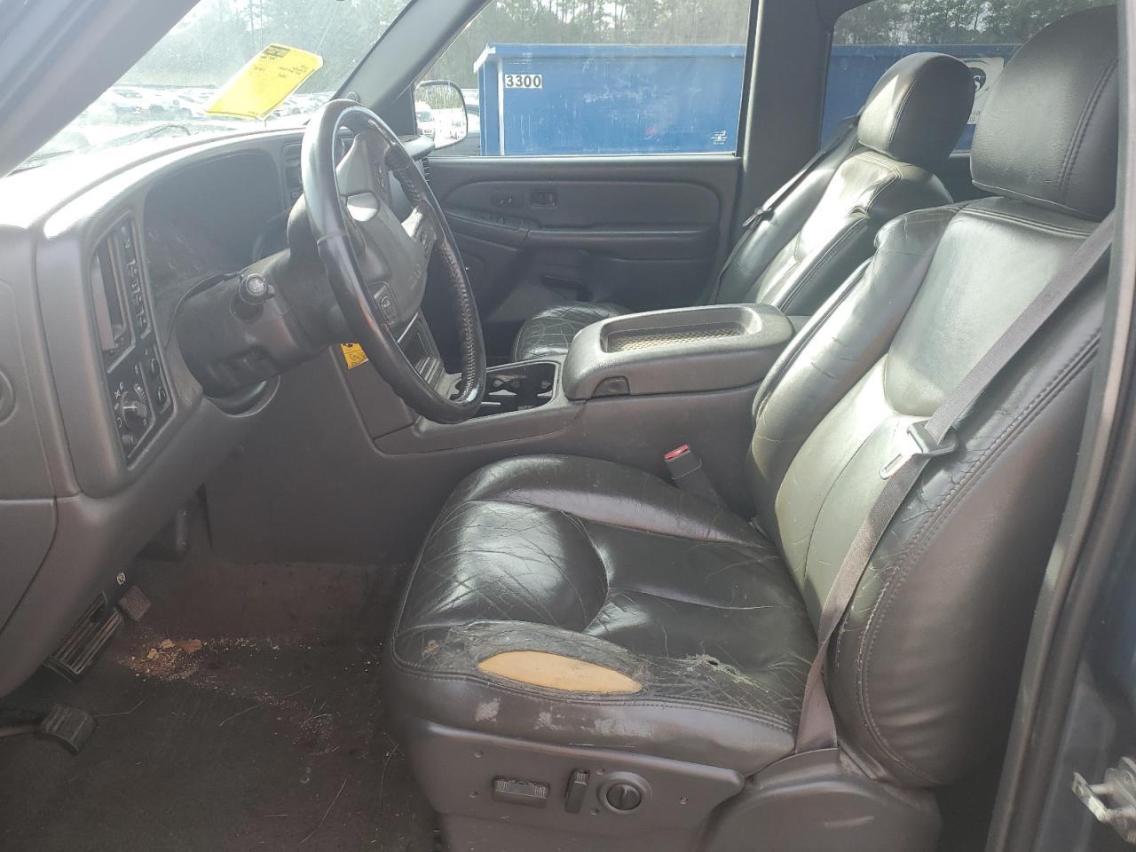 2007 GMC Sierra K2500 Heavy Duty - Image 7