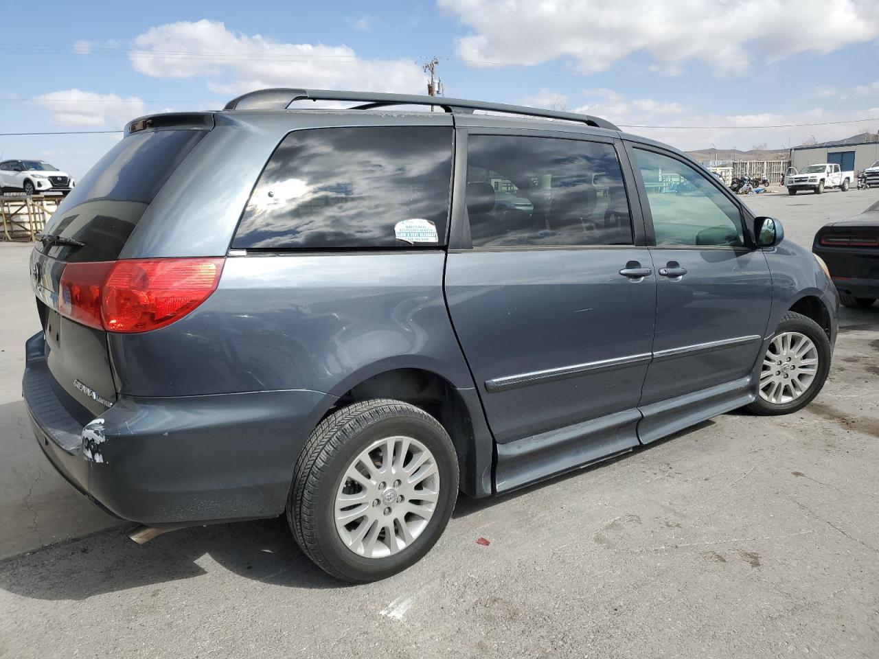 2007 Toyota Sienna Xle - Image 3