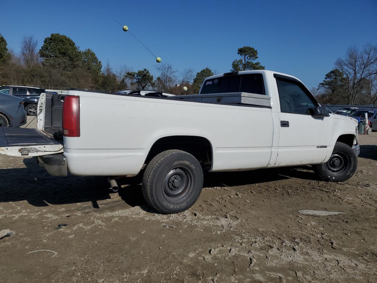 1997 GMC Sierra C1500 - Фото 3
