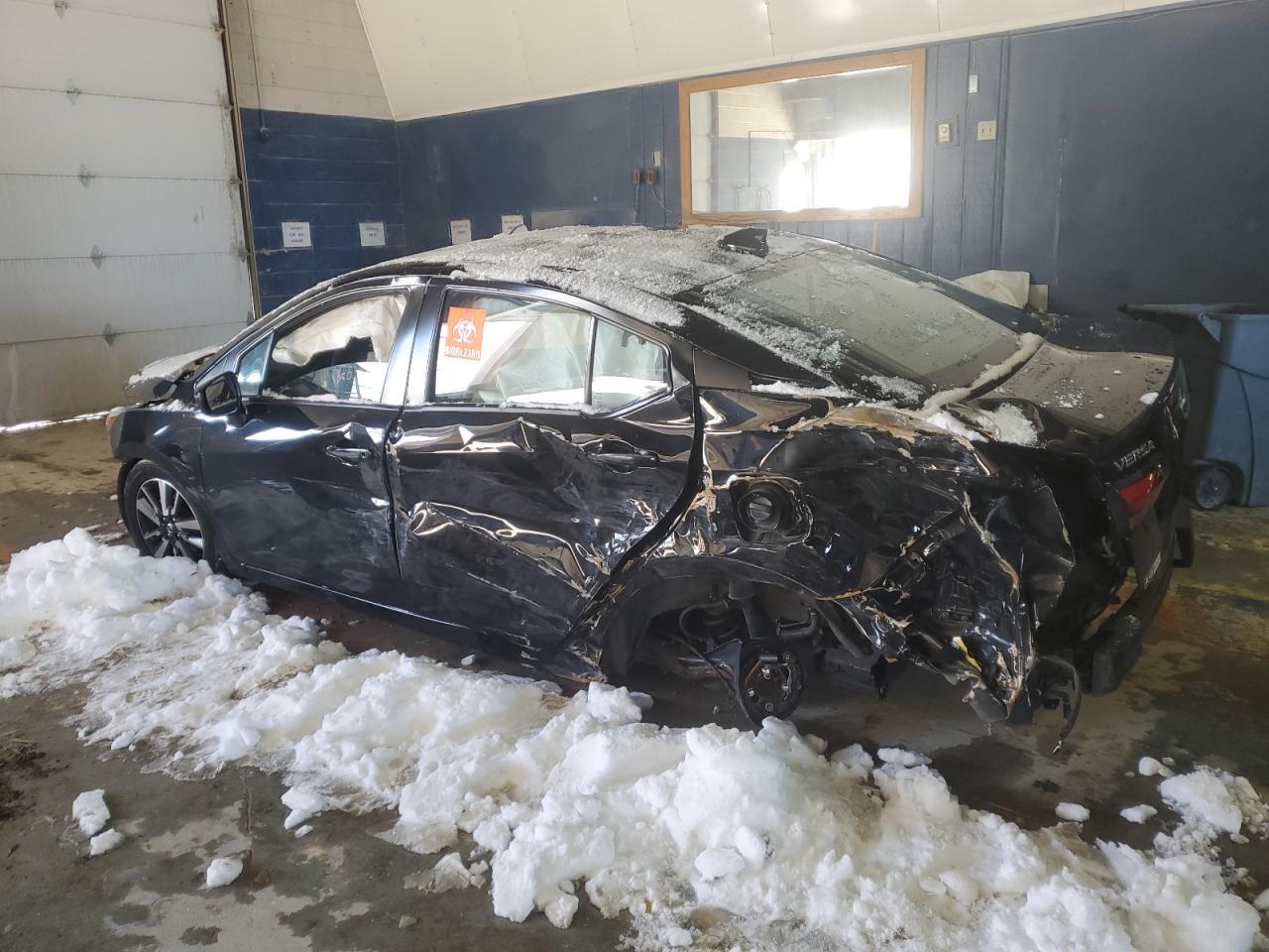 2021 Nissan Versa Sv - Image 2