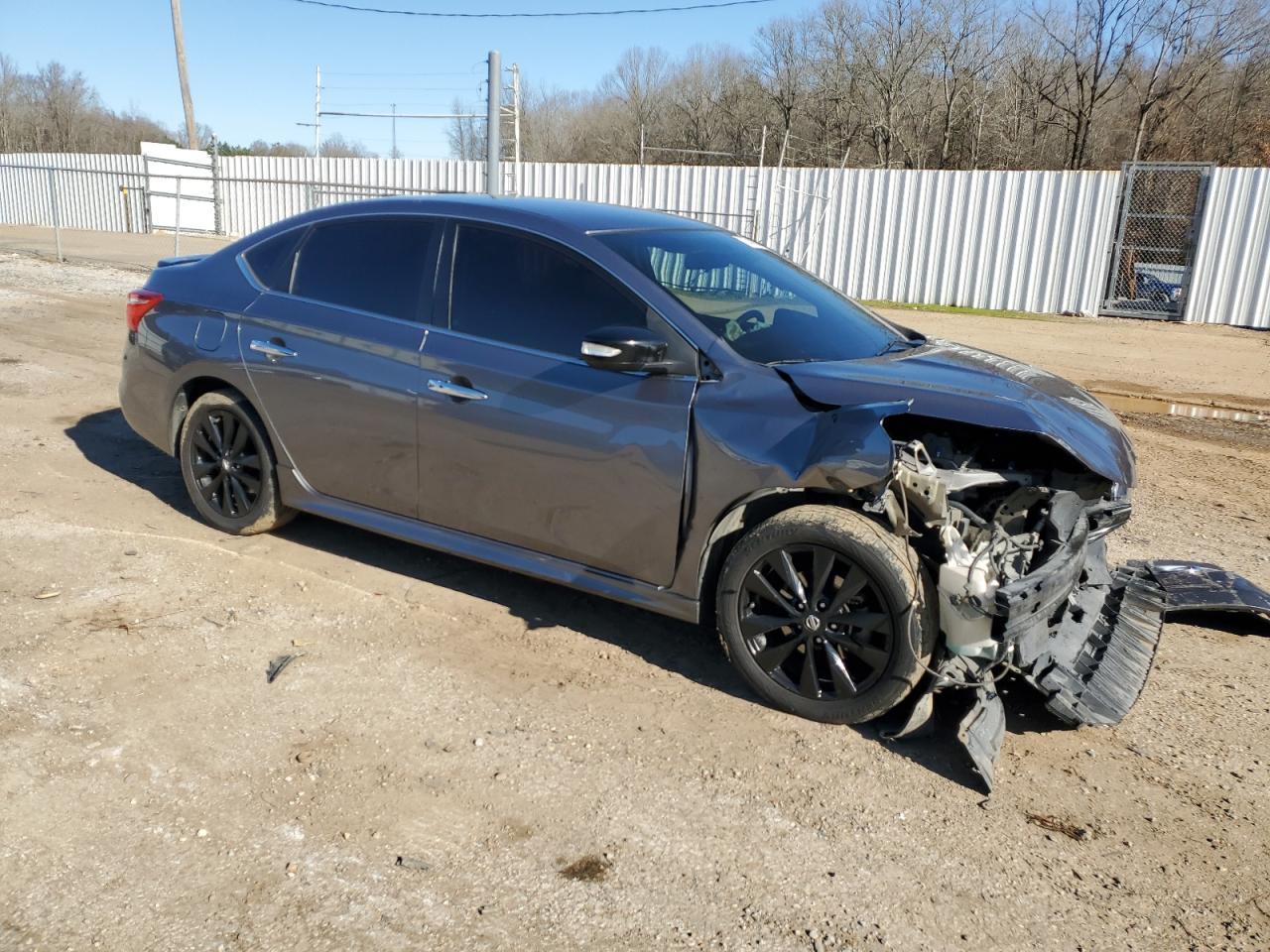 2017 Nissan Sentra S - Фото 4