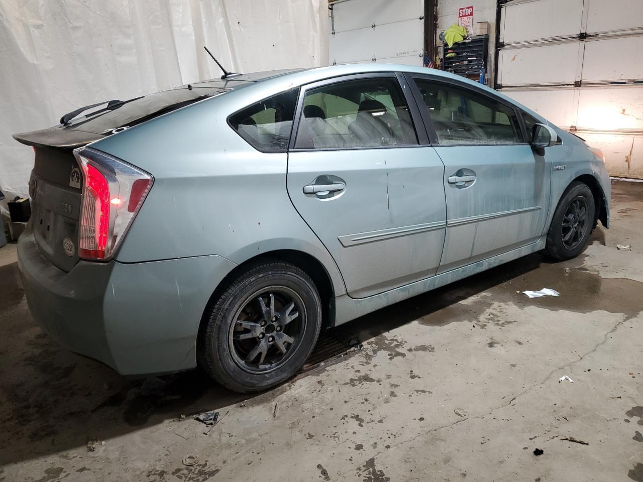 2013 Toyota Prius - Image 3