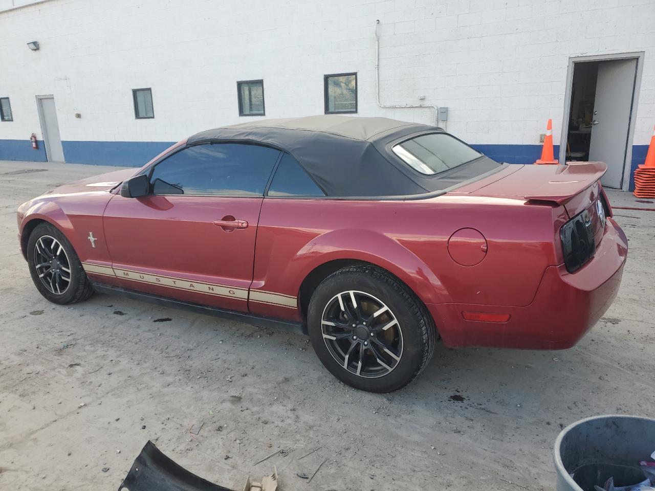 2007 Ford Mustang - Фото 2