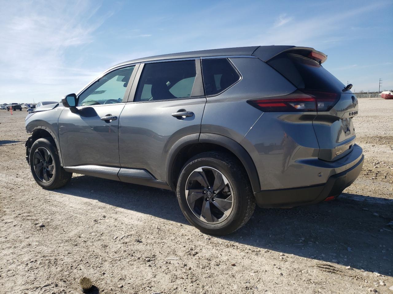 2024 Nissan Rogue Sv - Image 2