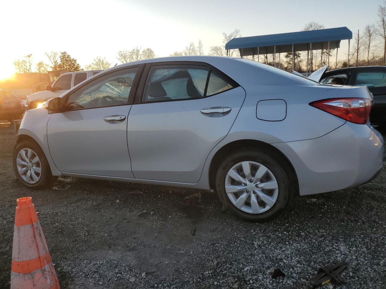 2014 Toyota Corolla L - Фото 2