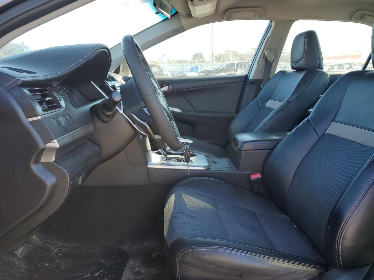 2014 Toyota Camry L - Фото 7
