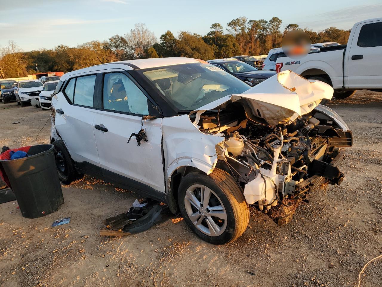 2020 Nissan Kicks S - Фото 4