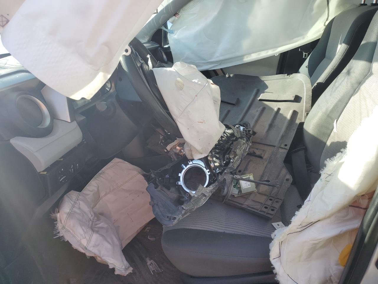 2014 Toyota Rav4 Le - Image 7