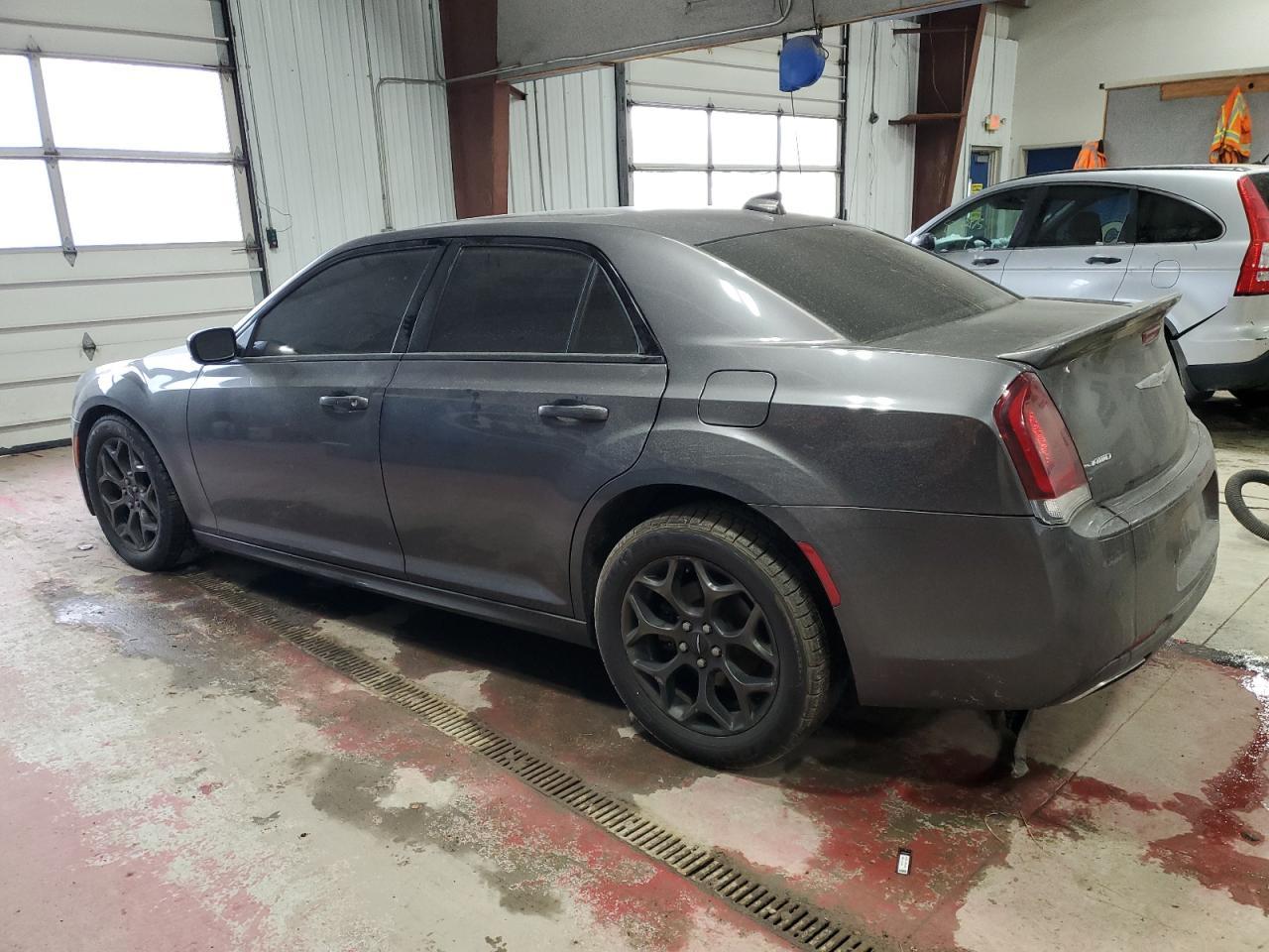 2017 Chrysler 300 S - Фото 2