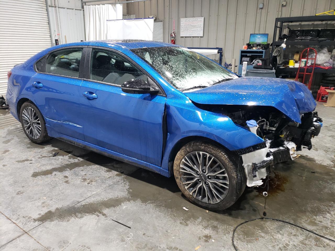 2023 Kia Forte Gt Line - Image 4