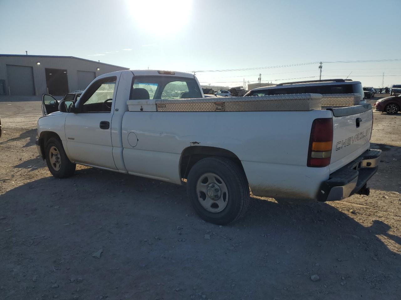 2002 Chevrolet Silverado C1500 - Image 2
