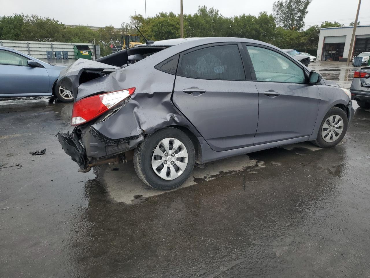 2017 Hyundai Accent Se - Фото 3