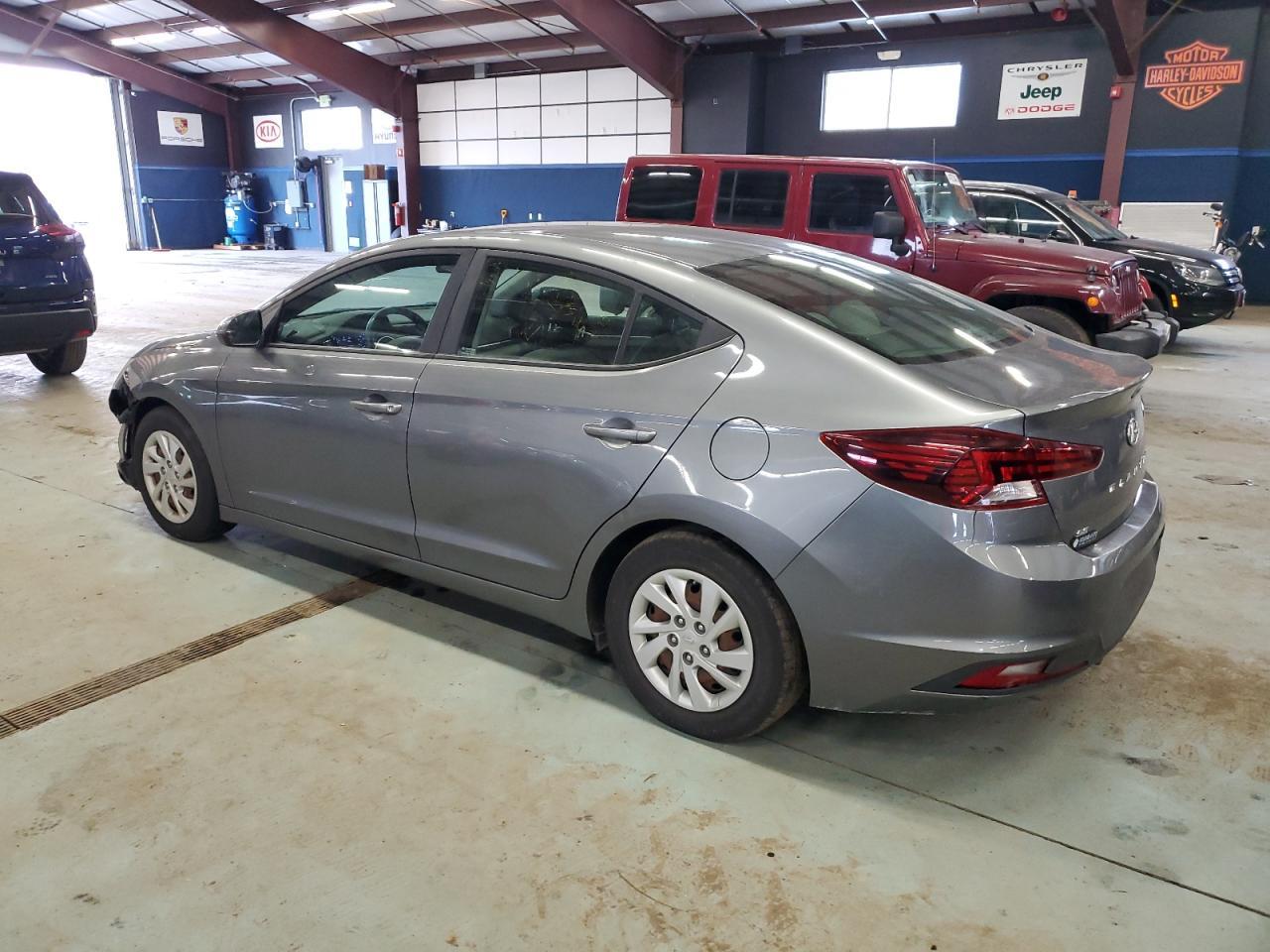 2019 Hyundai Elantra Se - Фото 2