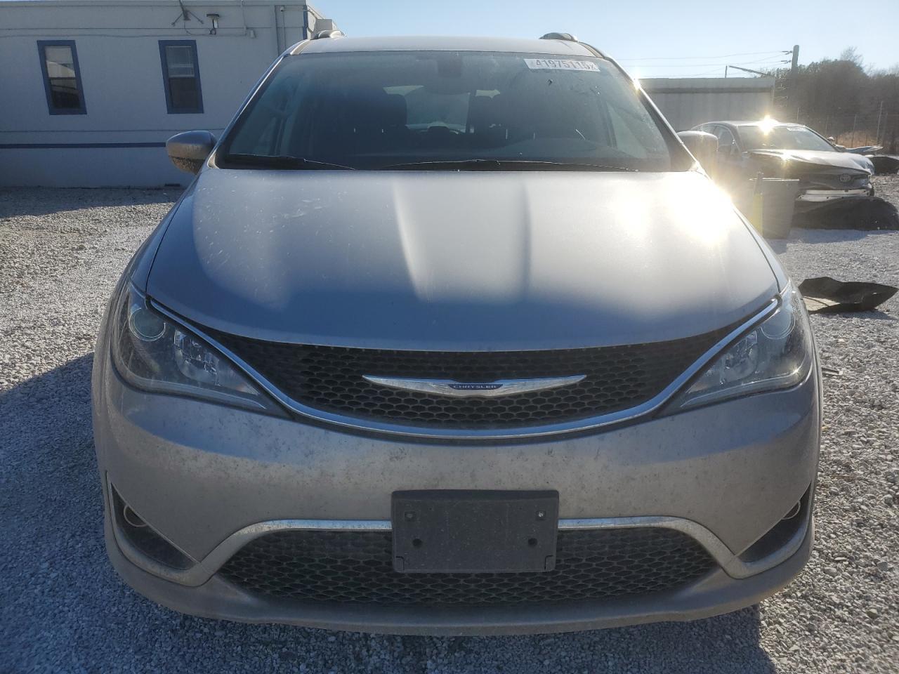 2017 Chrysler Pacifica Touring L - Image 5
