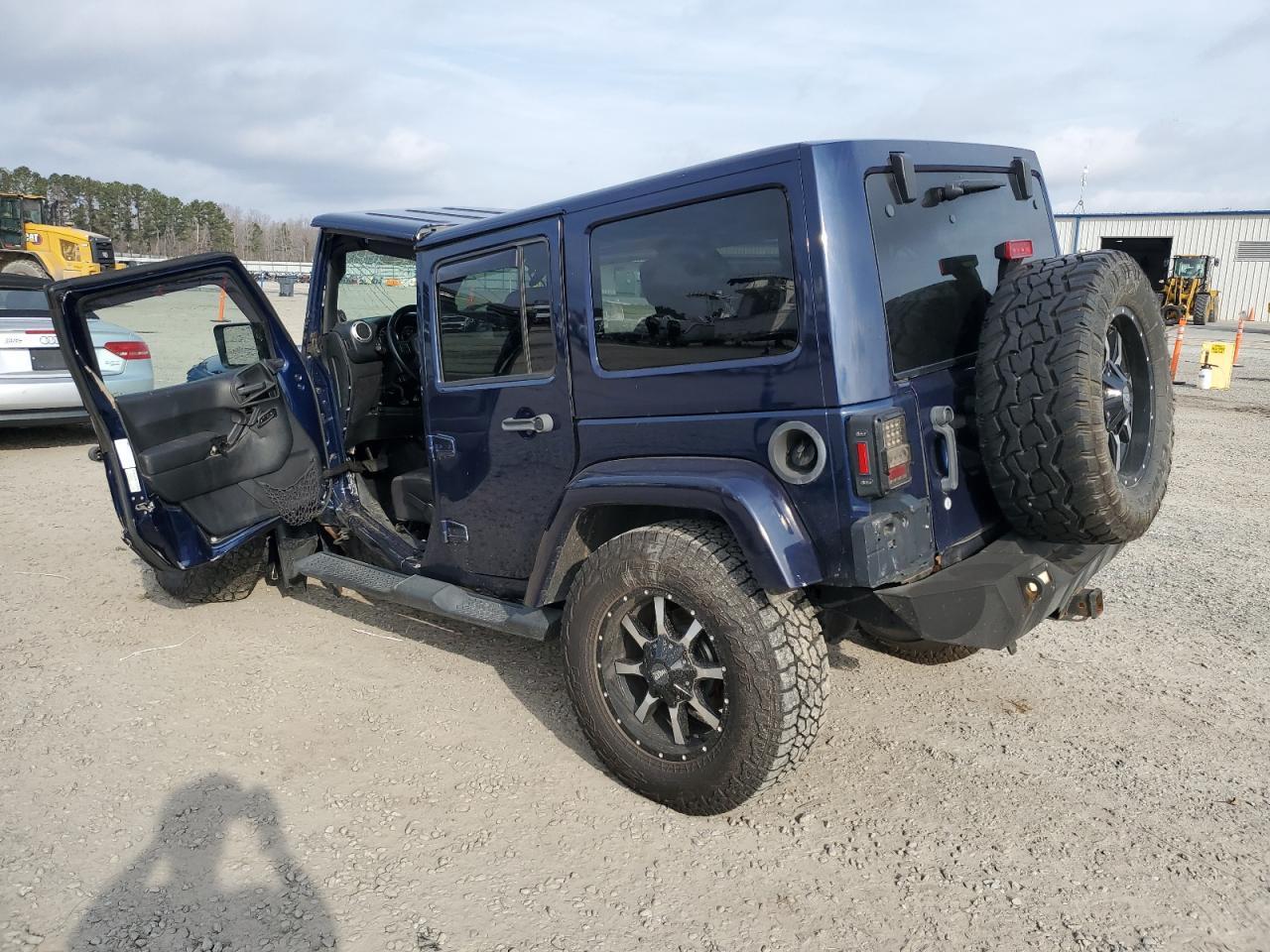 2013 Jeep Wrangler Unlimited Sahara - Фото 2