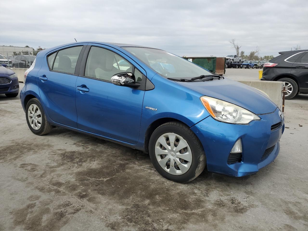 2013 Toyota Prius C - Фото 4