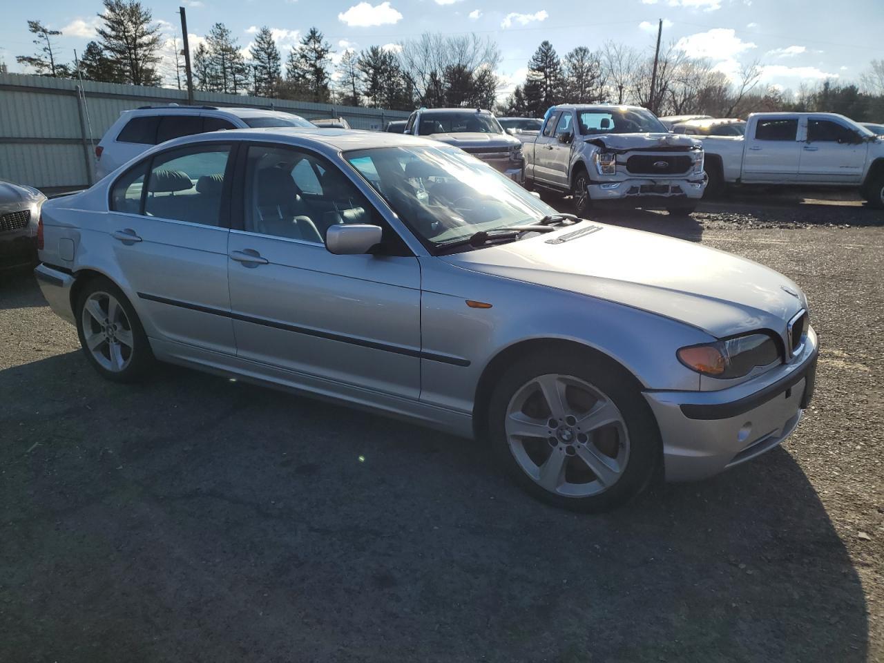 2005 BMW 330 Xi - Image 4